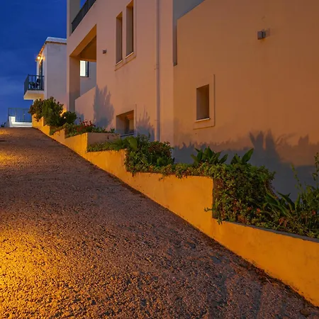 Captain's Nest Apartment Ándros